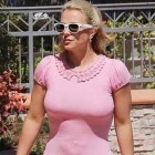  Britney Spears steps out in fitted pink top