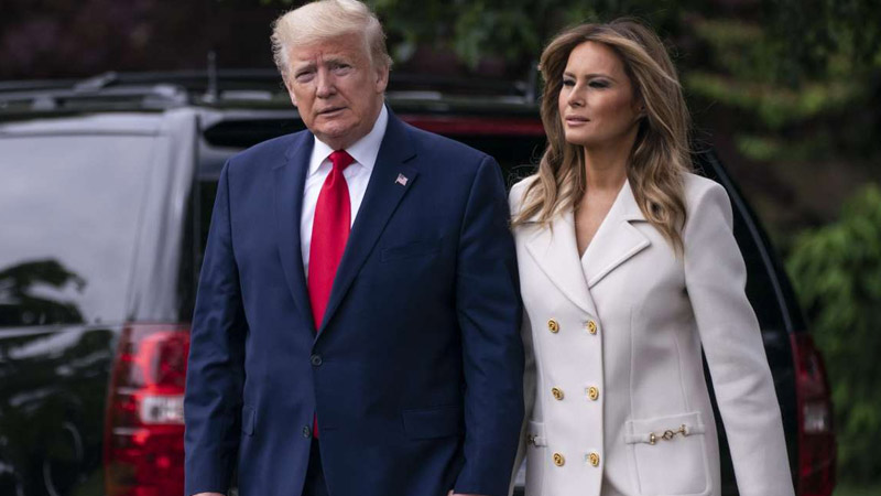  “The Hand Swat Heard Around the Internet”: Resurfaced Clips of Melania and Donald Trump Spark Speculation About Marriage